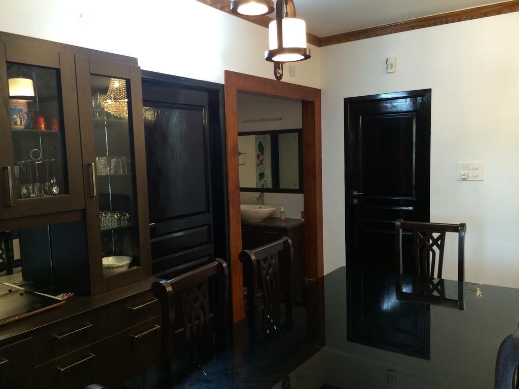 Beersheba Three Bed Room A/C Apartments Thiruvananthapuram Esterno foto