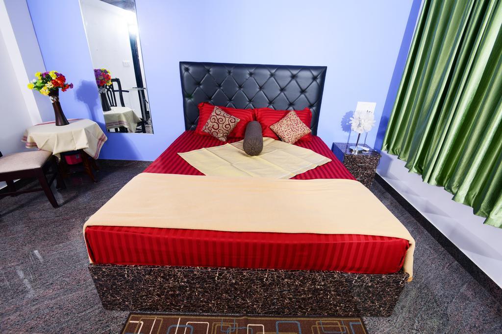 Beersheba Three Bed Room A/C Apartments Thiruvananthapuram Esterno foto