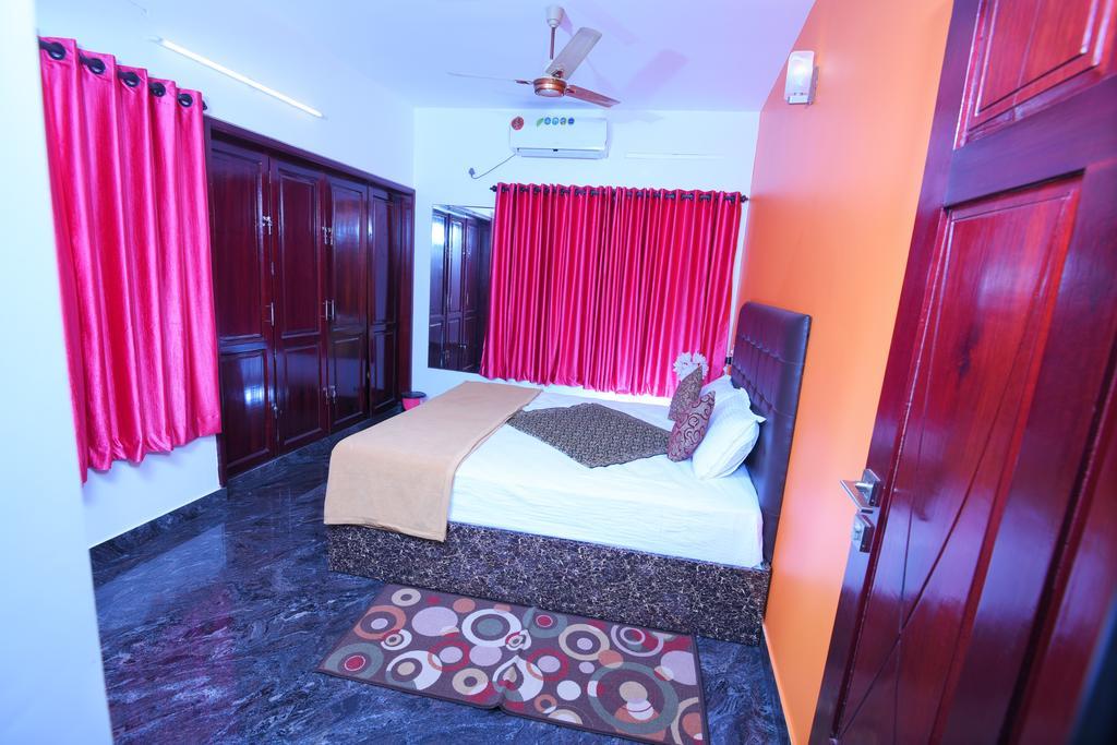 Beersheba Three Bed Room A/C Apartments Thiruvananthapuram Esterno foto