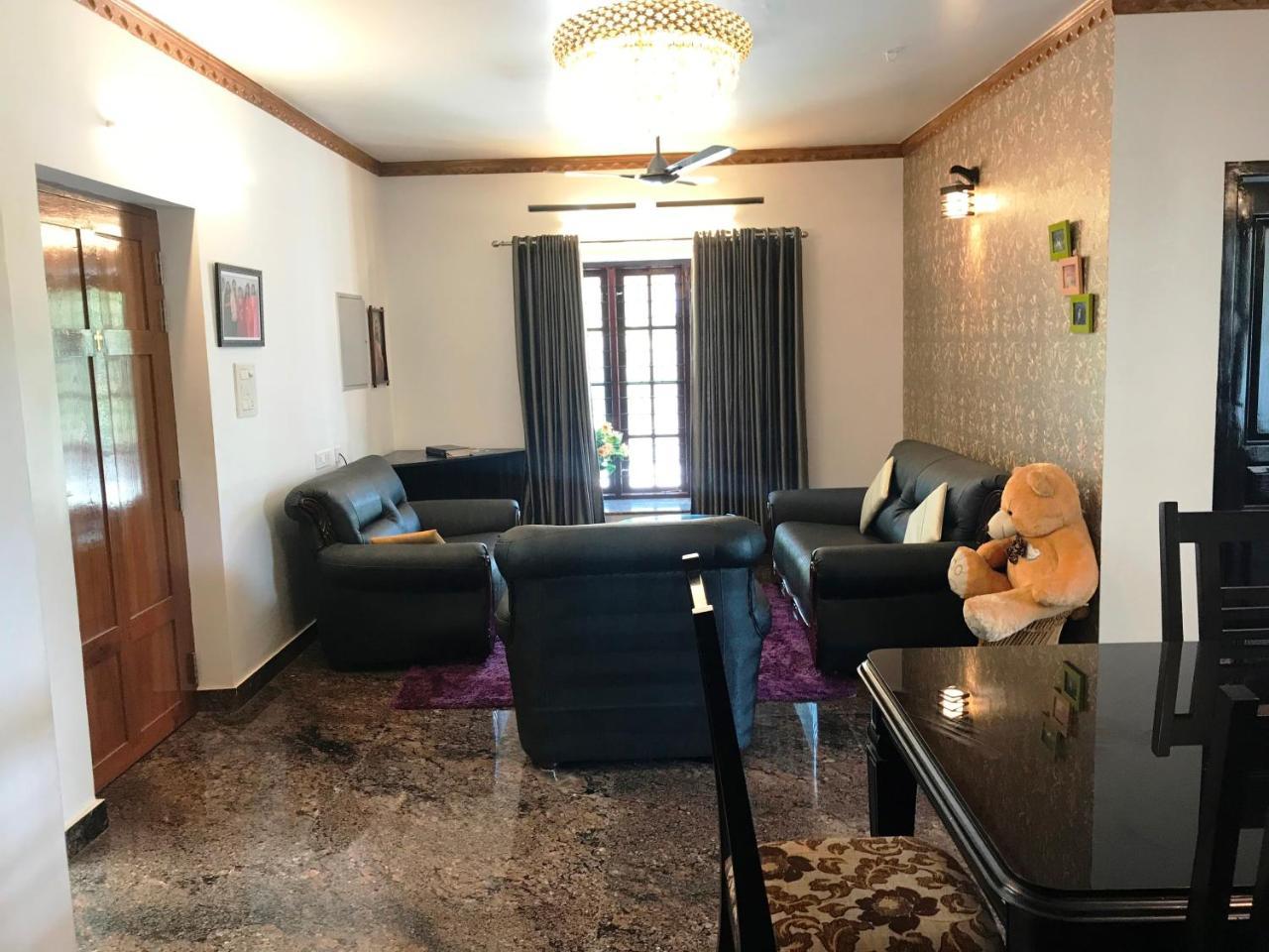 Beersheba Three Bed Room A/C Apartments Thiruvananthapuram Esterno foto