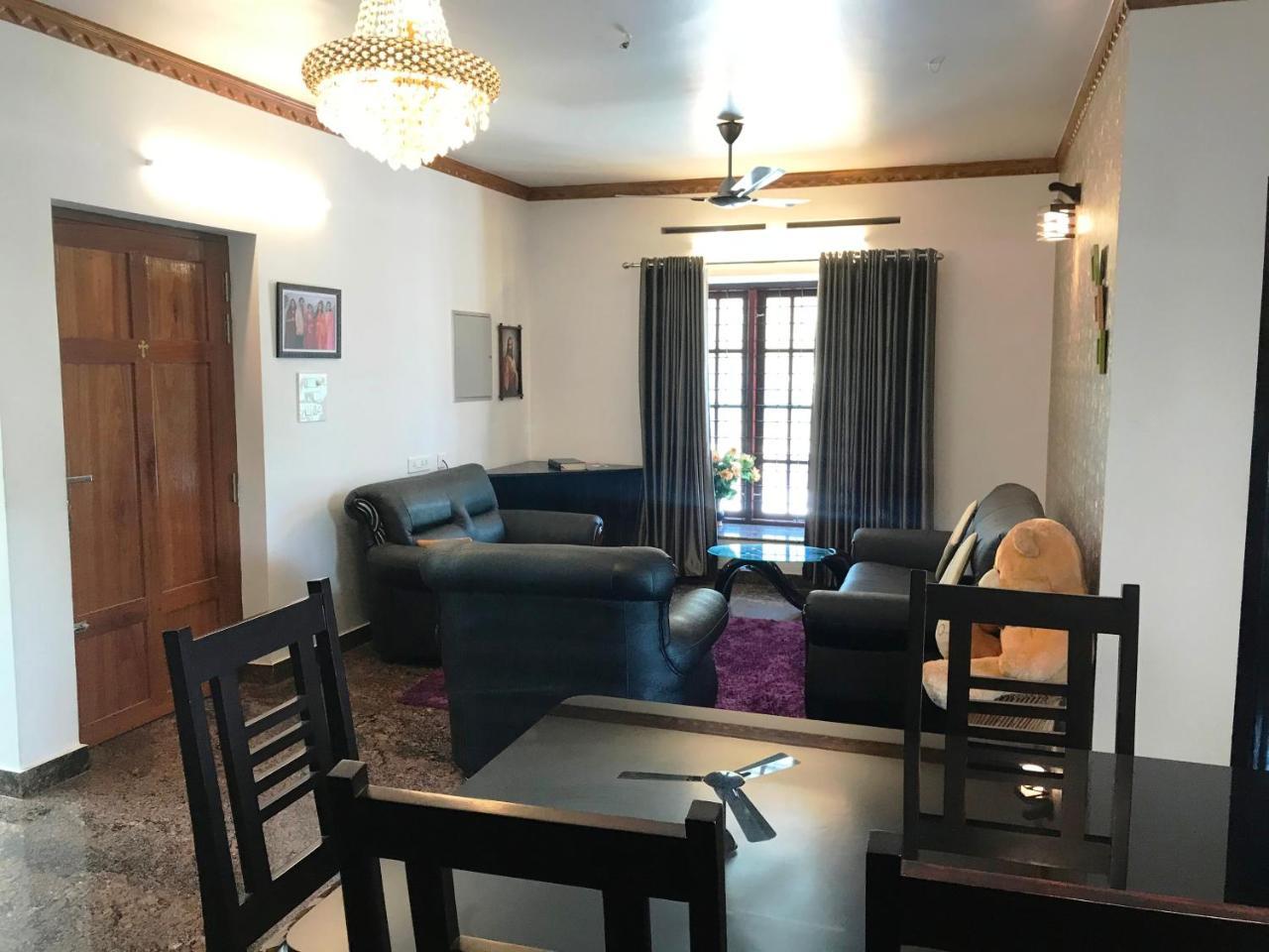 Beersheba Three Bed Room A/C Apartments Thiruvananthapuram Esterno foto